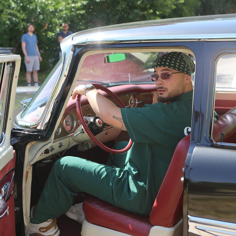 Рапърът Боро Първи се ожени за художничка (СНИМКИ)