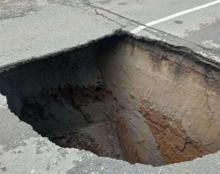 Още един мост пропадна край Царево, кметът Лапчев отива на оглед с военни инженери