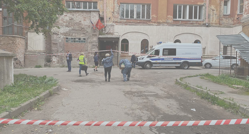 Бомба се взриви до военно окръжие в Санкт Петербург