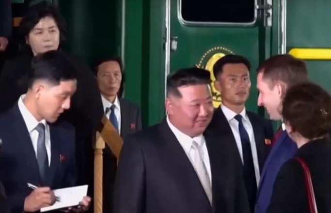 Великобритания призова Северна Корея да не продава оръжия на Русия