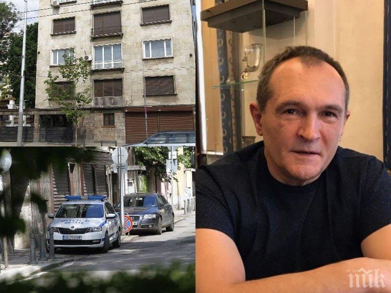 САМО В ПИК И РЕТРО: Васил Божков погребал майка си тайно (СНИМКИ)