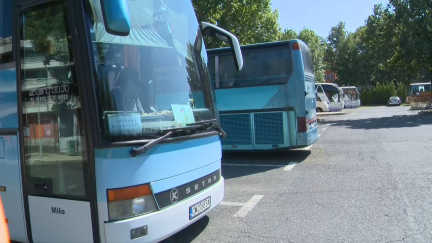 ПРОБЛЕМ: След наводнението - летовници блокирани, без рейсове до Ахтопол и Лозенец