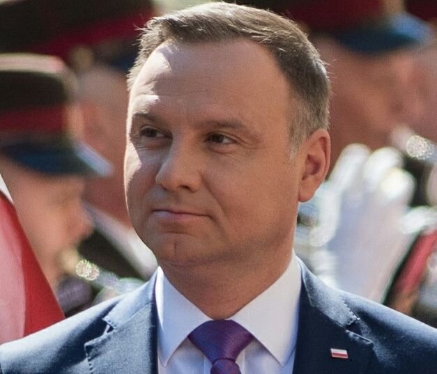 Полският президент сравни Украйна с удавник, теглещ спасителя си към дъното