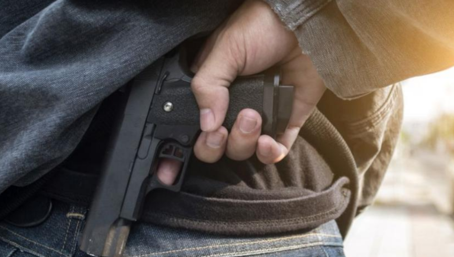 79-годишен мъж заплаши с детски пистолет касиерка в поща в Плевен