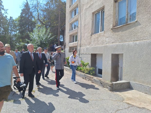 Тодор Тагарев: На всяко решение на господин Путин готвим подходящ отговор