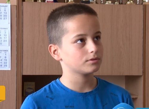 Петокласник намери изгубен портфейл и го върна на притежателя му