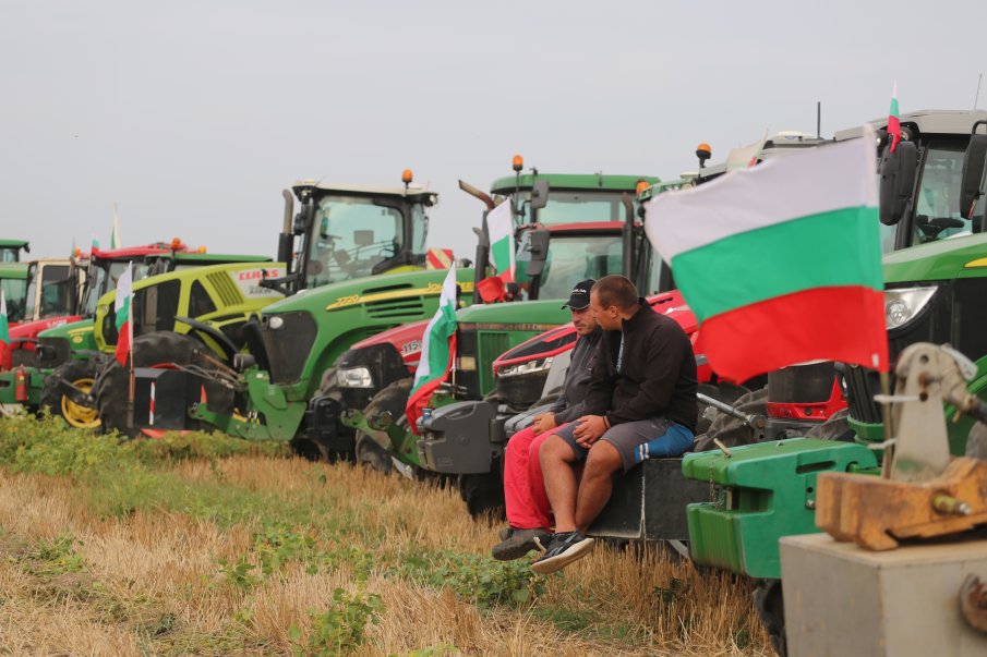 РЕШЕНО! Земеделците прекратяват протестите, приемат меморандума