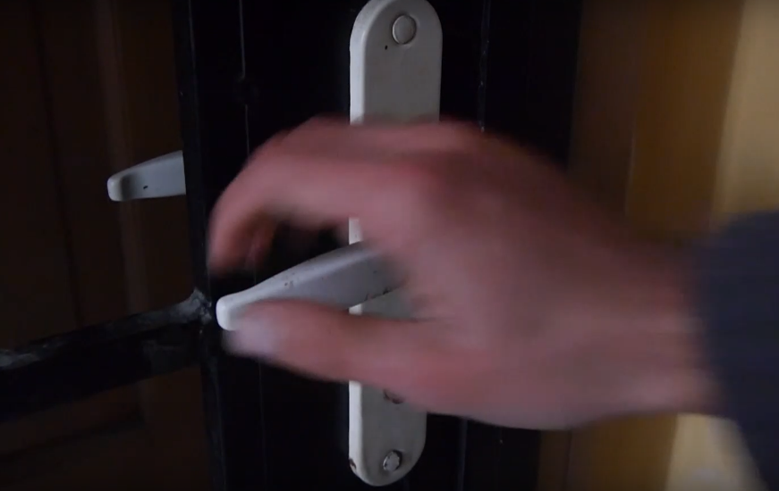 Мъж се опита да открадне яйца, мляко и ракия от дома на 91-годишен