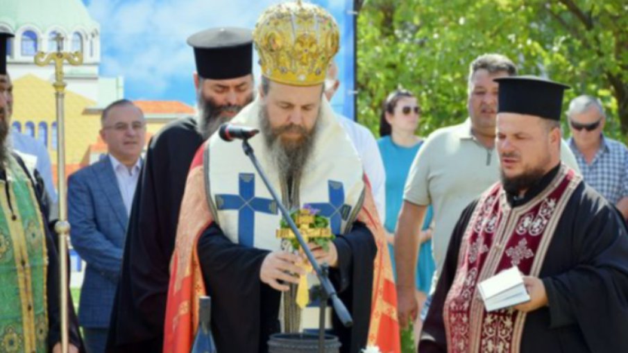 Вдигат нов храм в Сандански