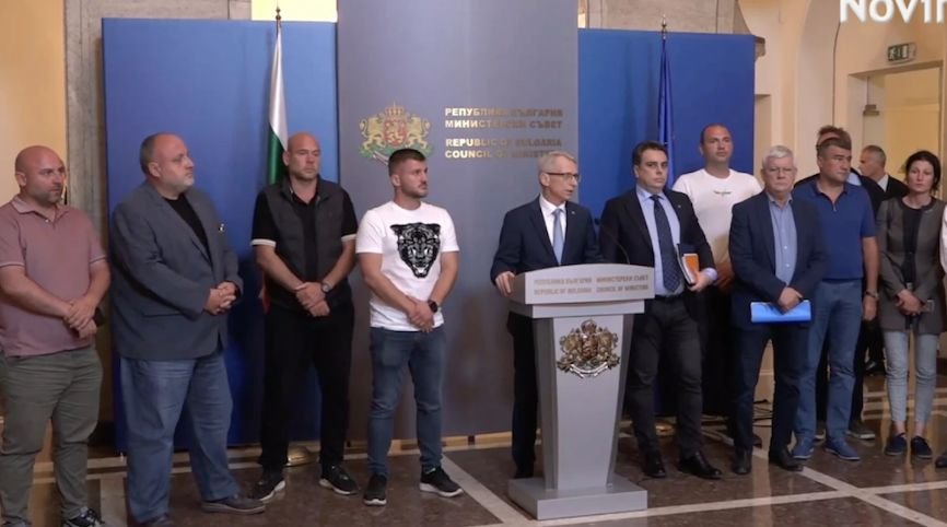 ИЗВЪНРЕДНО В ПИК! Правителството и земеделците се разбраха, протестите май спират (ВИДЕО)