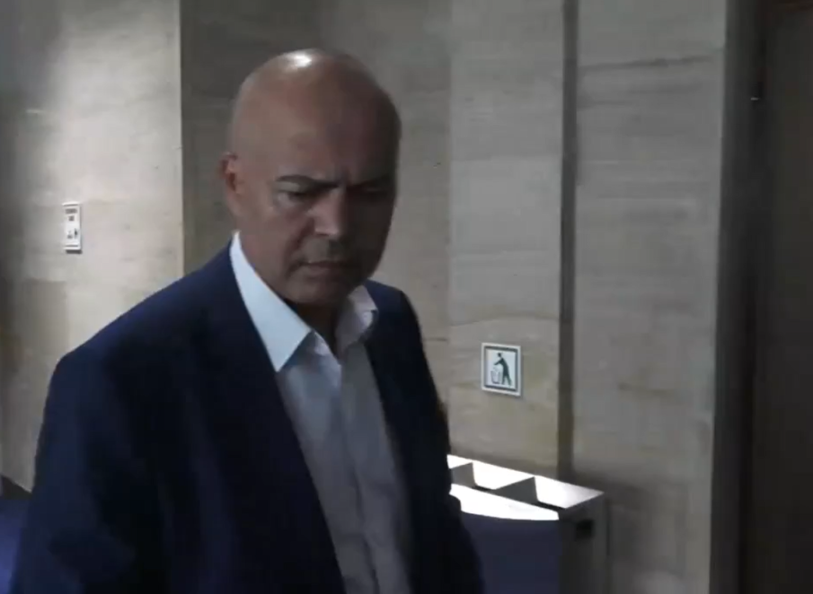 ПИК TV! Георги Свиленски с ексклузивен коментар за гаврата на Промяната с въглищните централи (ВИДЕО)