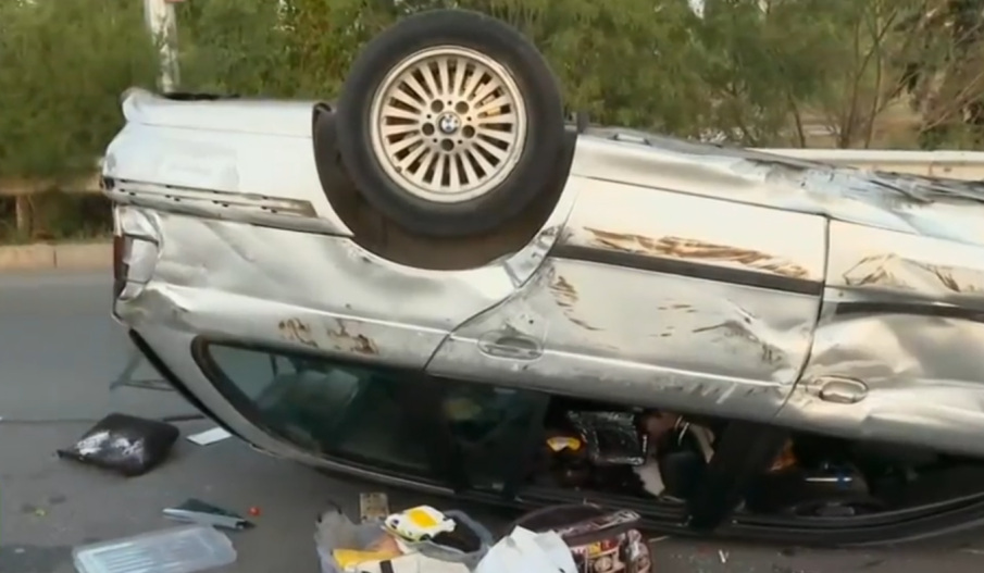 Зрелищна катастрофа в Пловдив, има обърната кола (СНИМКА)
