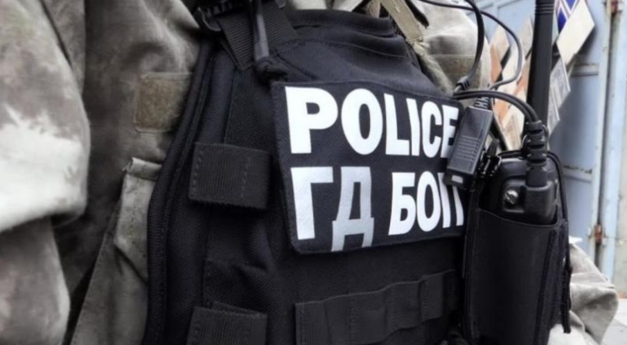 Антимафиоти задържаха криминално проявен перничанин за изнудване и заплахи