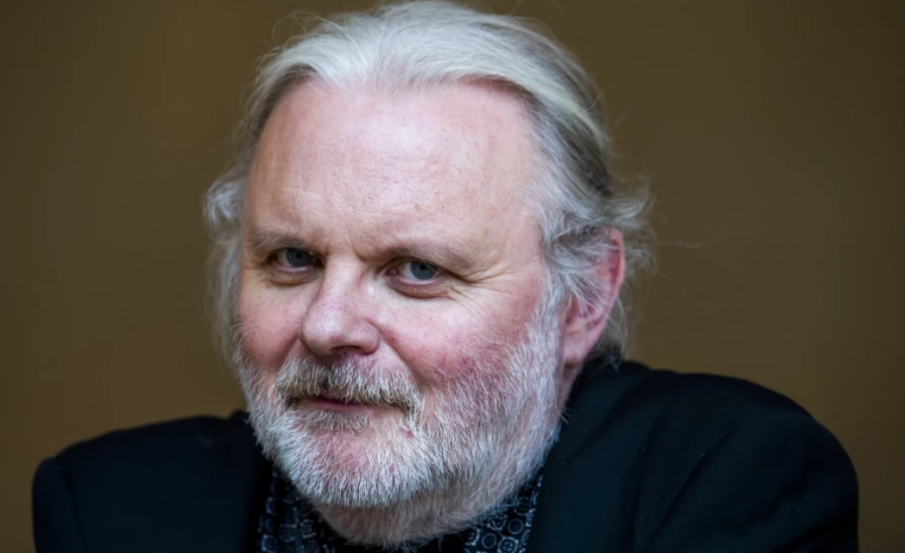 Норвежецът Юн Фосе печели Нобеловата награда за литература