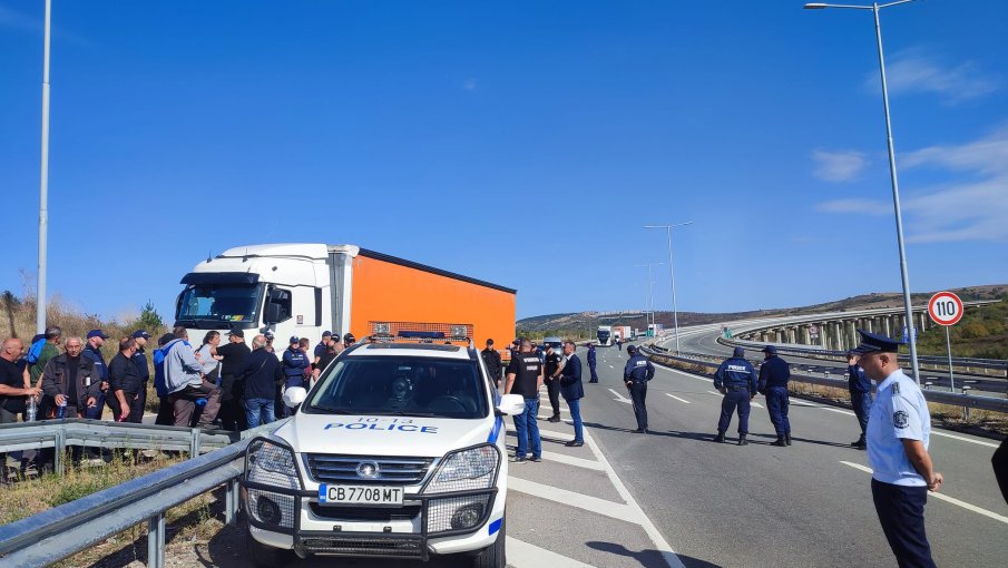 ТИР катастрофира на АМ „Тракия“, движението е затруднено