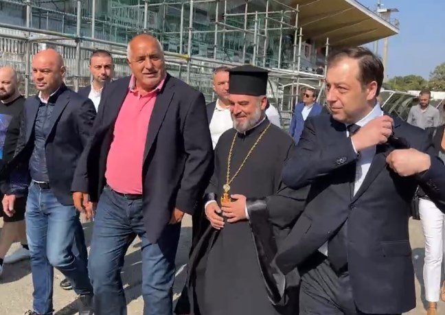 ПЪРВО В ПИК TV! Борисов с остри критики към правителството за скандала с енергетиците, охлади мераците на ППДБ за овладяване на службите: Начинът на комуникация в некоалицията е изключително грешен (ВИДЕО/ОБНОВЕНА)