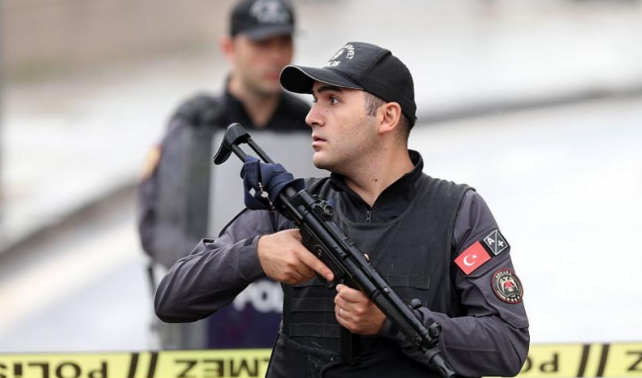 След атентата в Анкара: Близо 90 задържани в Турция в операция срещу ПКК