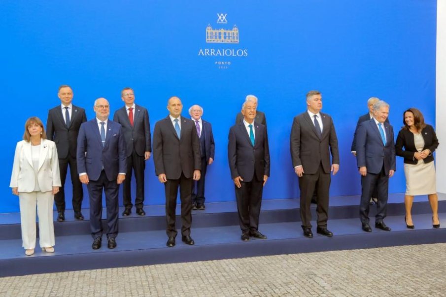 Президентът Радев призова за стратегия, с която да се сложи край на войната между Русия и Украйна