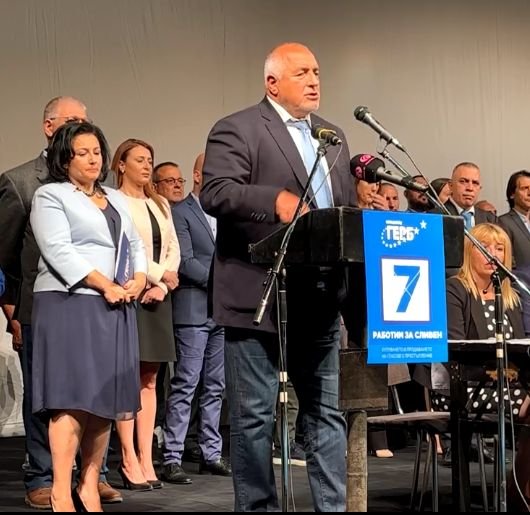 СГЛОБКАТА СКЪРЦА: Борисов си постла за масова смяна на министри при ротацията през март