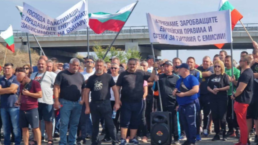 Осми ден блокада на Тракия, разпънаха още шатри и обявиха, че протестират безсрочно