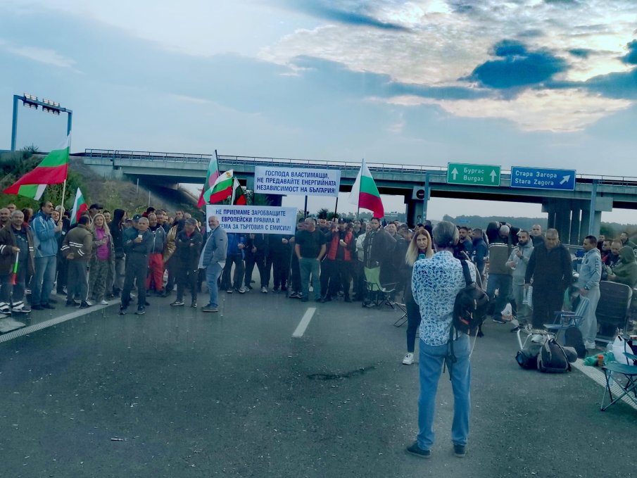 НА БАРИКАДАТА - Синдикалист гневно: Топката е във властта. Три региона ще станат пустини