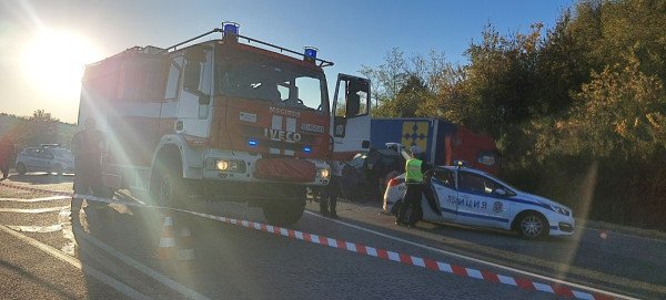 Ден на траур е в Габрово и Севлиево заради жертвите от зловещата катастрофа