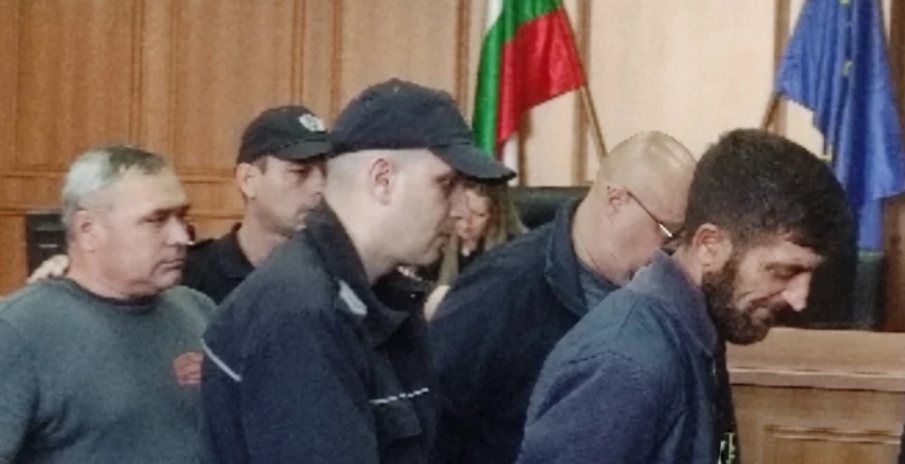 Оставиха за постоянно в ареста групата, изнасяла оборудване на Русия