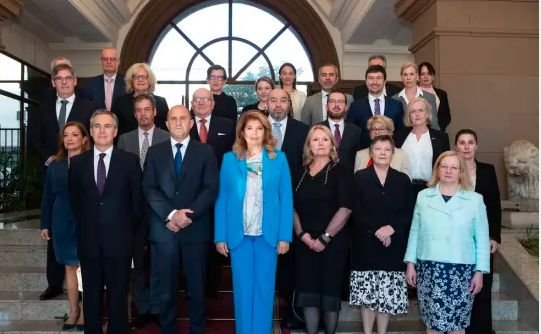 Радев към посланиците от ЕС: Съюзът да покаже, че може да решава кризите в Европа и по границите си