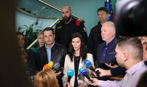 ТЕЖЪК СКАНДАЛ В ПИК: Кабинетът заряза 8 българи в Израел. Отказа да ги превози с правителствения самолет