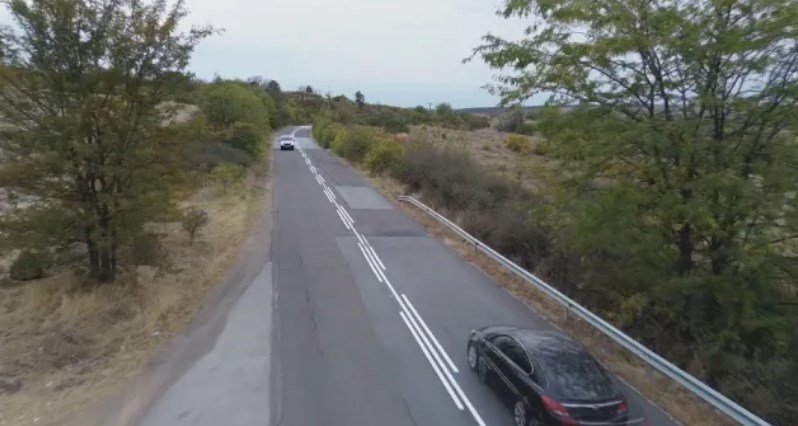 Странна маркировка между Раднево и Гълъбово обърква шофьорите