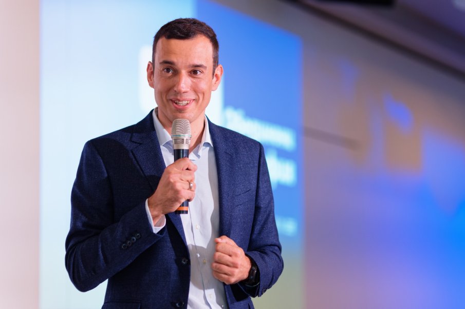 САМО В ПИК И РЕТРО: Милионерският живот на децата на Васил Терзиев. Дъщерите обикалят света с яхти, докато родителите им са в тежък развод. Вижте семейната драма (УНИКАЛНИ СНИМКИ)