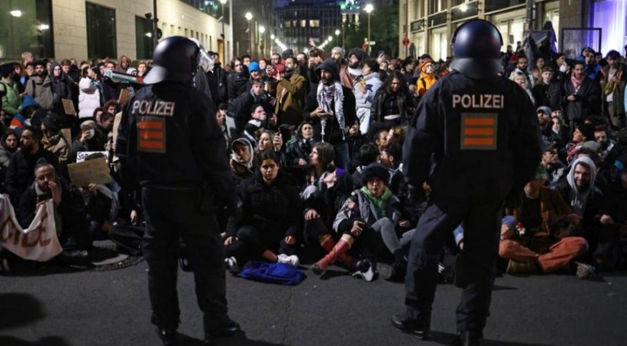 65 полицаи са били ранени по време на пропалестински протести в Берлин