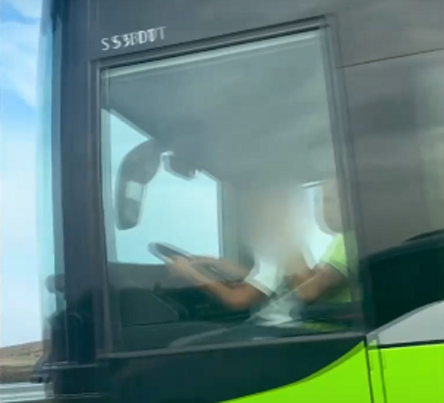 ШОК: Дете зад волана на автобус по магистрала Тракия“