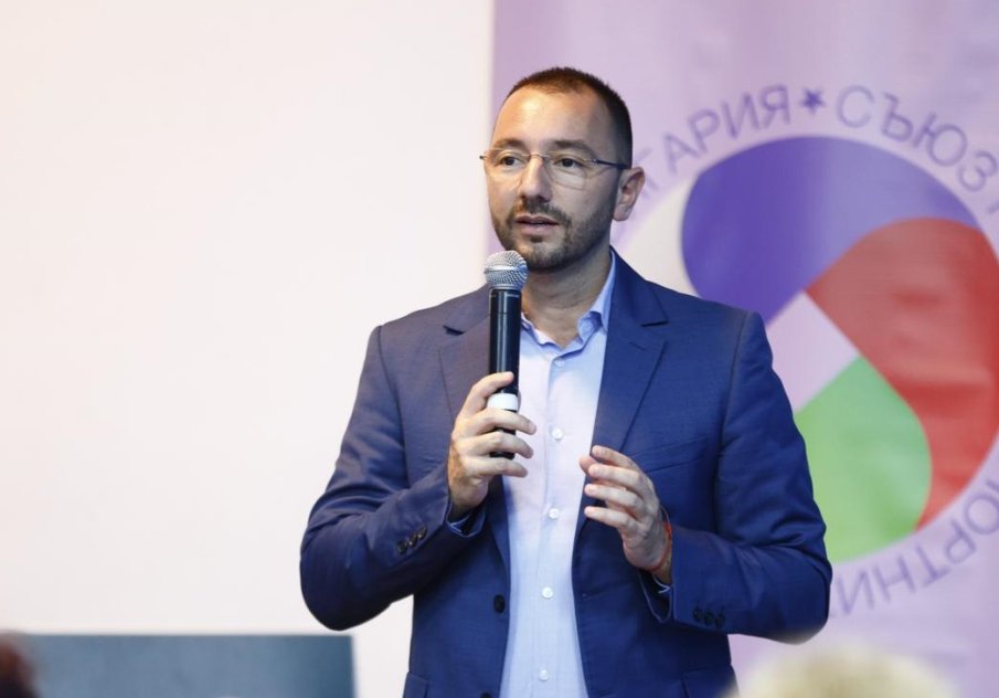 Антон Хекимян: Продължаваме модернизацията на градския транспорт и изграждането на нови зелени трамвайни трасета