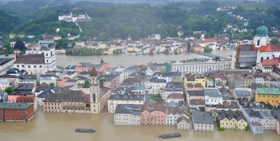 ПОТОП: Буря в Балтийско море заля крайбрежията на Дания и Германия (ВИДЕО)