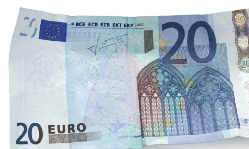 Арестуваха румънец, опитал да подкупи наши полицаи с 20 евро