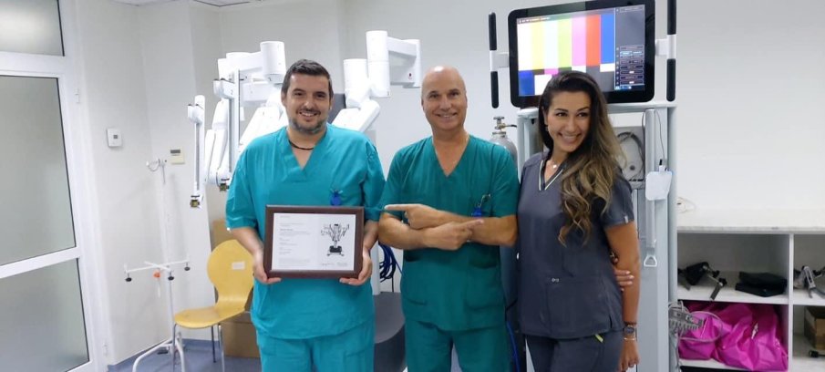 Лекари от Пловдив направиха 400 успешни операции с робот