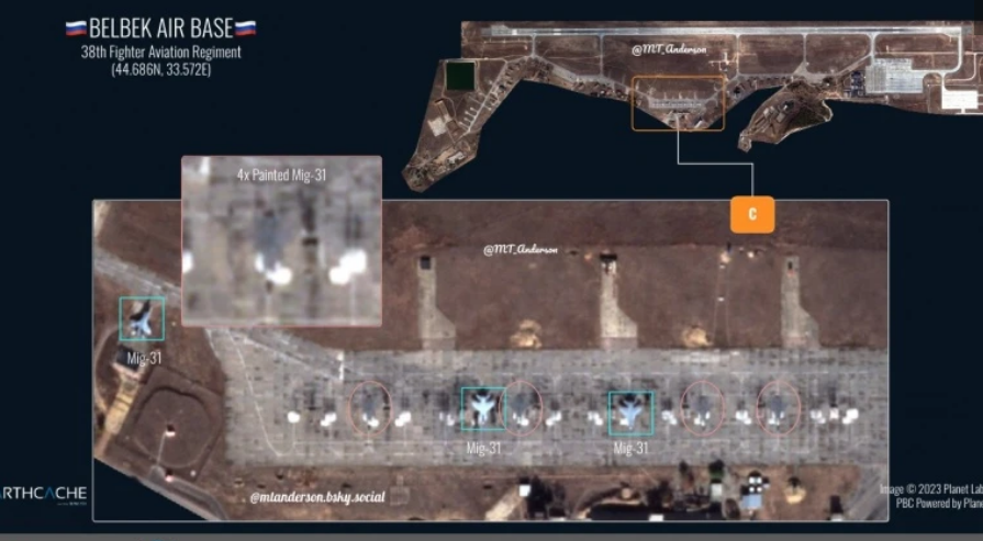 Сателитни снимки доказват - руснаците рисували МиГ-ове в Севастопол