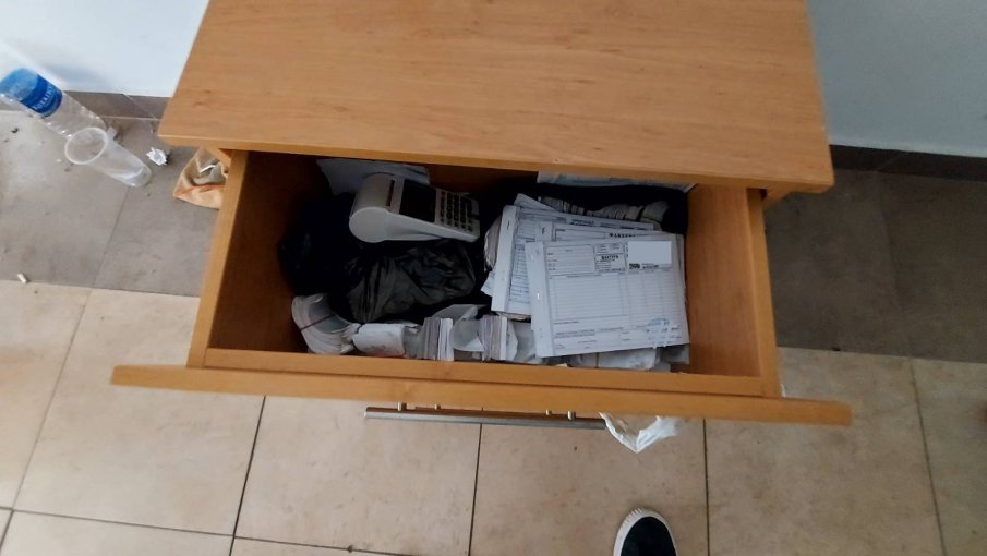 Задържаха двама при акция на НАП и полицията срещу търговията с фалшиви фактури