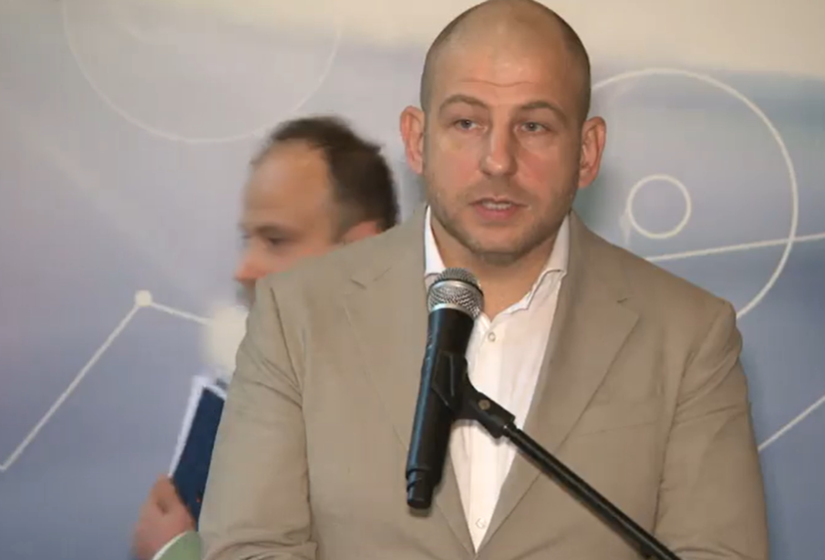 Зам.-министърът на ППДБ, забъркал скандала с кода, искал да се увери пряко в сигурността на софтуера на машините (ОБНОВЕНА)