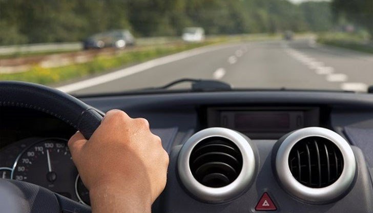 Хванаха 17-годишен шофьор без книжка в Смолян