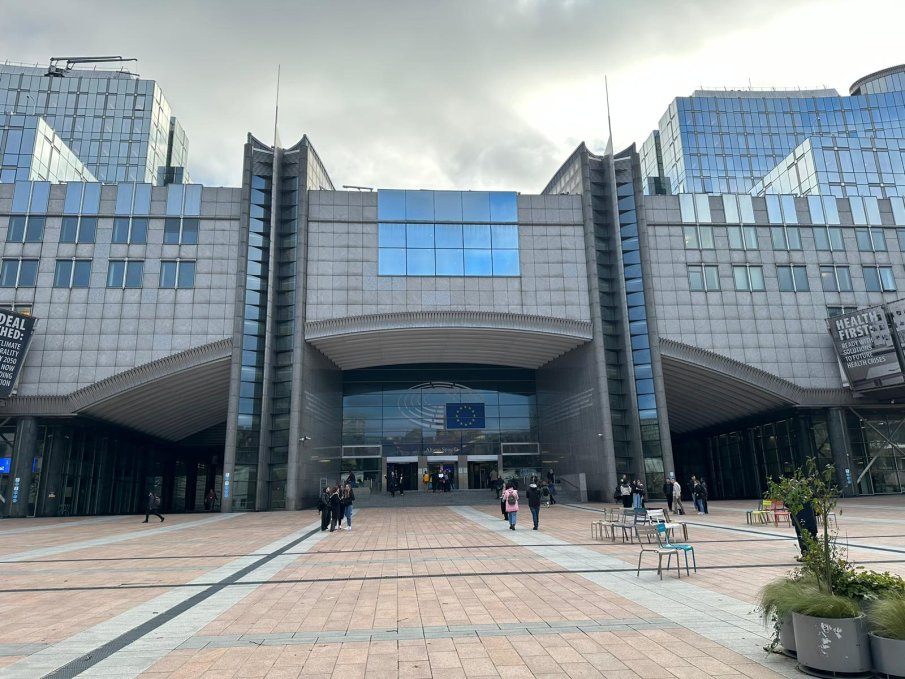 Предпазлив оптимизъм в ЕП за бъдещето на Сирия