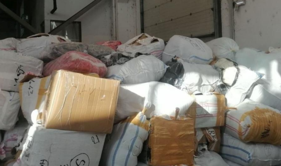 Над 28 000 „маркови“ дрехи задържаха митничари на „Капитан Андреево“