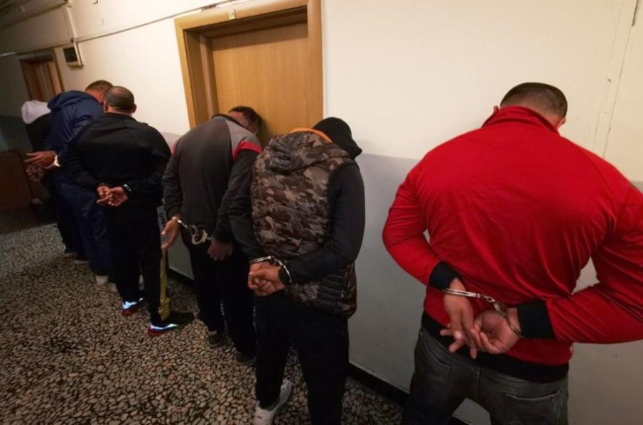 След мащабна акция: Задържаха криминални „търговци” на метали в Бургас