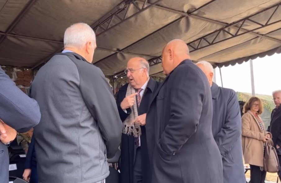 ПЪРВО В ПИК TV! Борисов се появи изненадващо на учебния полигон в Ново село с американския посланик (ВИДЕО)