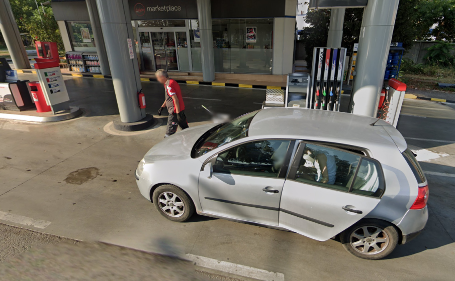 Пиян шофьор се натресе във фризер на бензиностанция