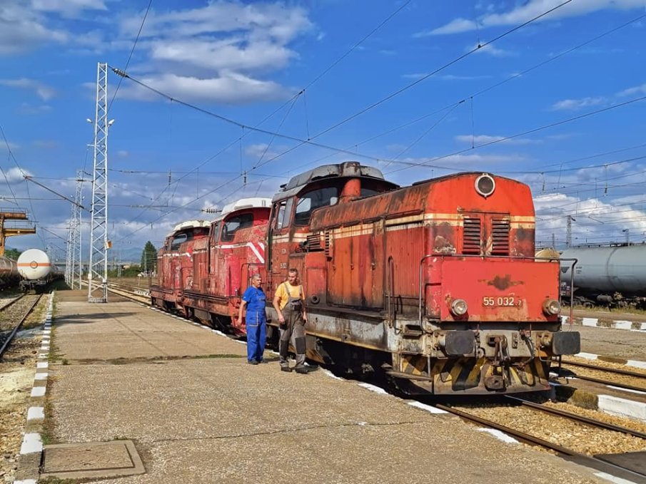 ЗЛОВЕЩ ИНЦИДЕНТ! Локомотив прегази двама работници на жп мост край Илиянци