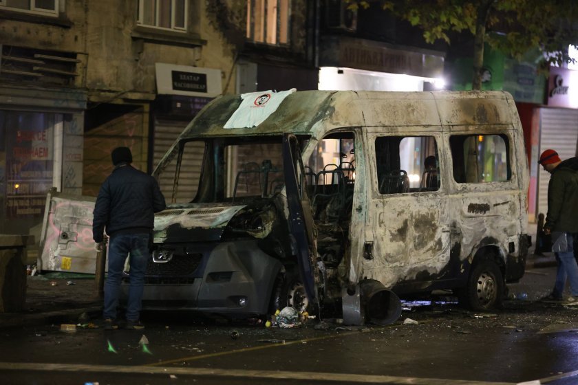 Oще седем полицаи с дисциплинарни наказания след протеста на футболните фенове