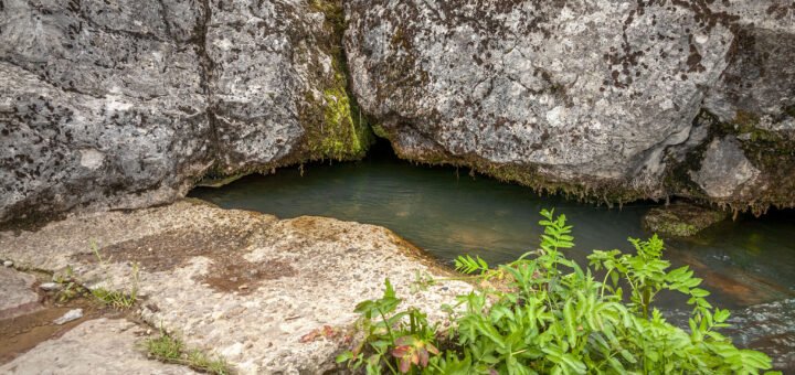 Инвалид полетя от скали край Велико Търново, загина