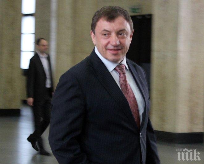 САМО В ПИК И РЕТРО: Роди се бебе в семейството на Алексей Петров (СНИМКИ)